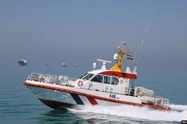 سرنوشت نامعلوم خدمه شناور واژگون شده در خلیج فارس