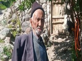 تزریق واکسن کرونا به پیرمرد134 ساله آذربایجانی