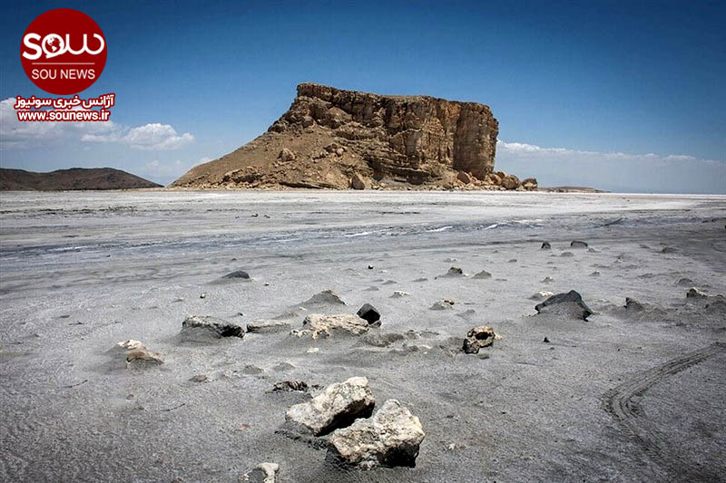 استخراج مواد معدنی از دریاچه ارومیه صحت ندارد