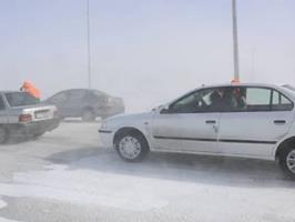 برف و کولاک راه ارتباطی ۷۰ روستای آذربایجان‌شرقی را بست