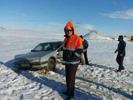 برف راه ارتباطی ۷۰ روستای اهر را مسدود کرد