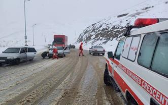 امدادرسانی به ۱۳۴ خودروی گرفتار برف و کولاک در آذربایجان شرقی 
