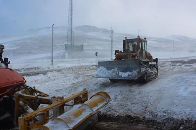  برف راه 430 روستای آذربایجان شرقی را بست