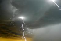 رگبار و رعد و برق در ۱۹ استان