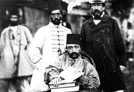 خاطرات شاه از گرانی اصفهان: متأثر شدم