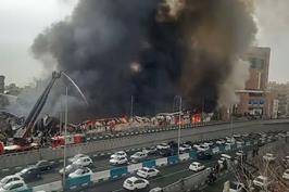 بازارچه‌ای در جنت‌آباد تهران شعله‌ور شد