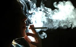 مصرف دخانیات در زنان ۱۳۵ درصد افزایش یافت